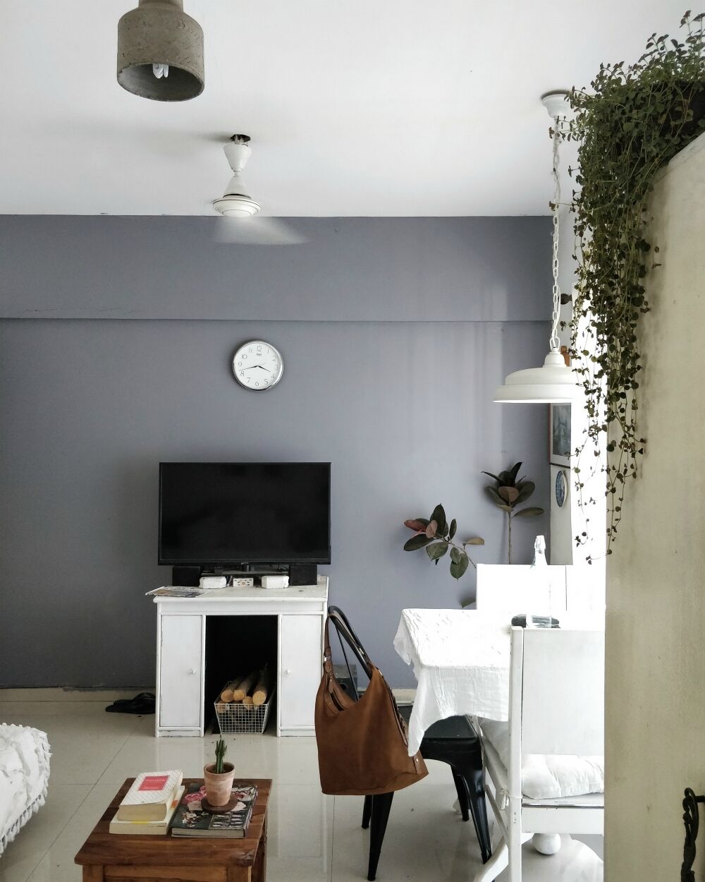 Grey bedroom idea and how to make small space look large