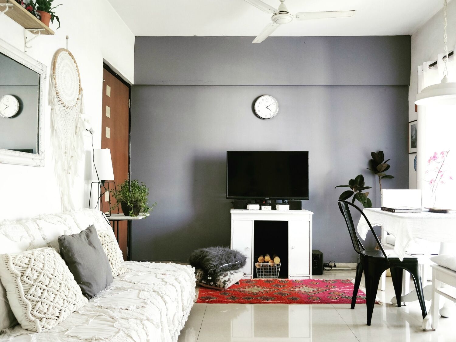 Grey bedroom idea and how to make small space look large
